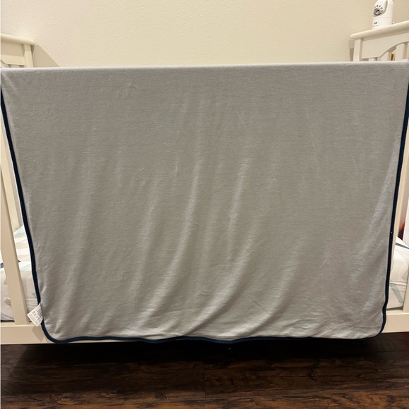 Woolino Toddler Blanket - Picture 2 of 3